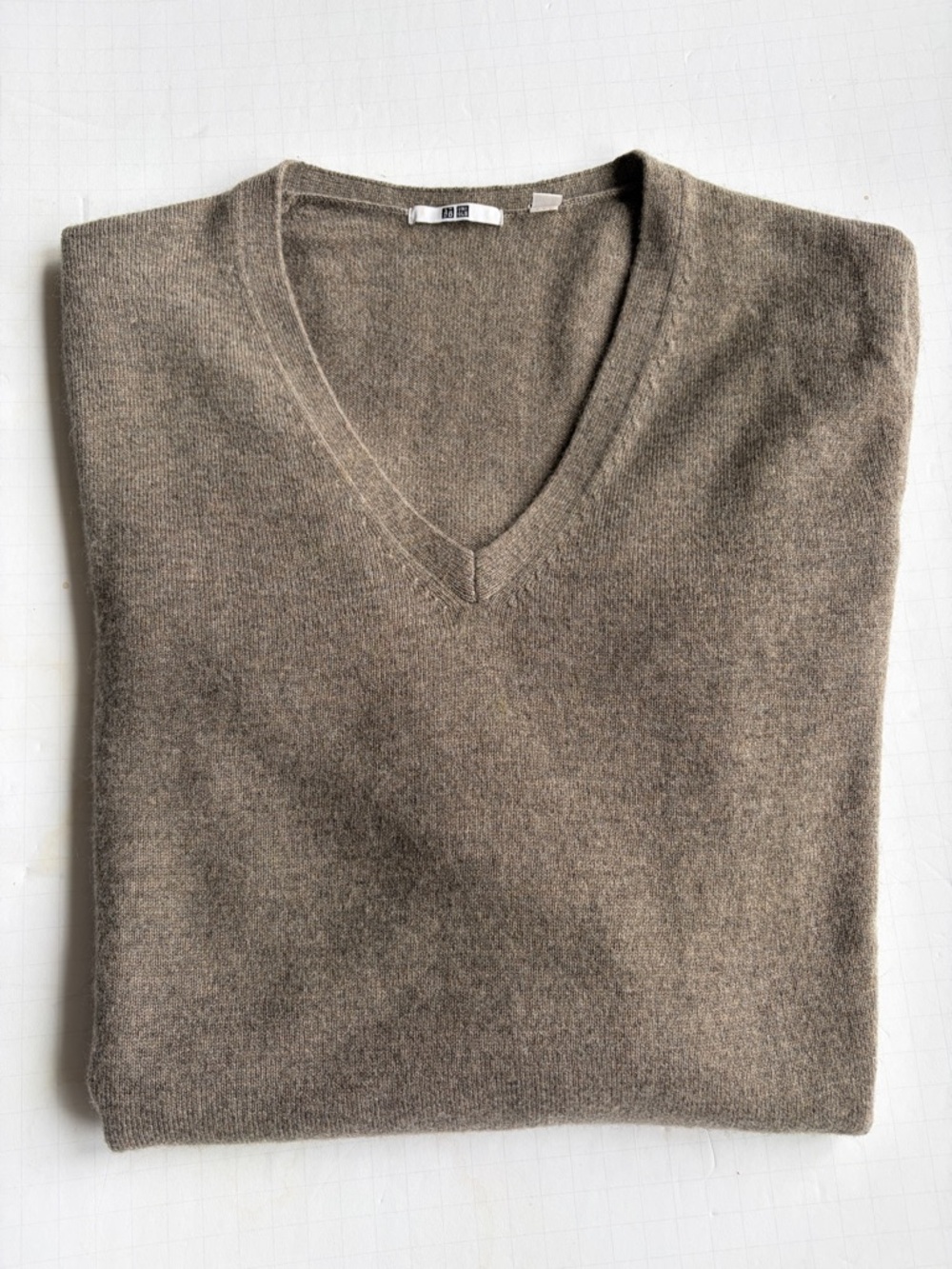 Uniqlo Women's V-Neck Sweater - Brown